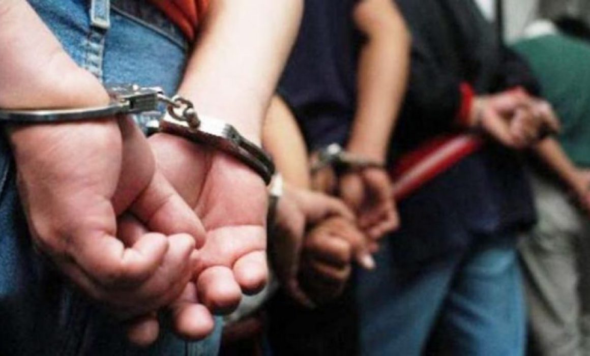 Consignados Esposados Detenidos 770x392 1140x580 1 1160x700 1