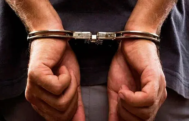Detencion Preso Esposas Referencial