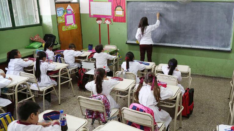 En Las Escuelas Publicas Primarias Hay Menos Alumnos Y Mas Docentes FPAMRTVAES3ZJXF65624V3Y32E
