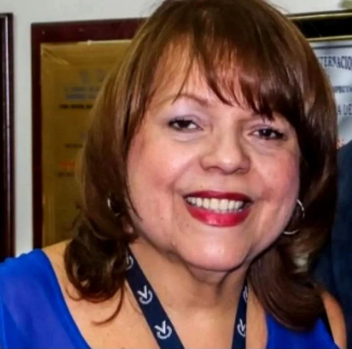 Helena Rosas7648750461173983680