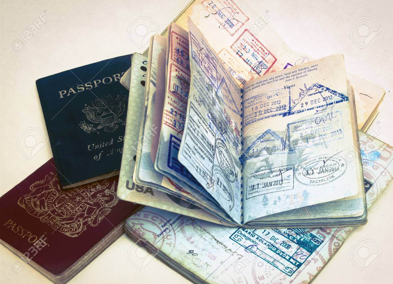 83150073 A Colection Of Old Used Passports