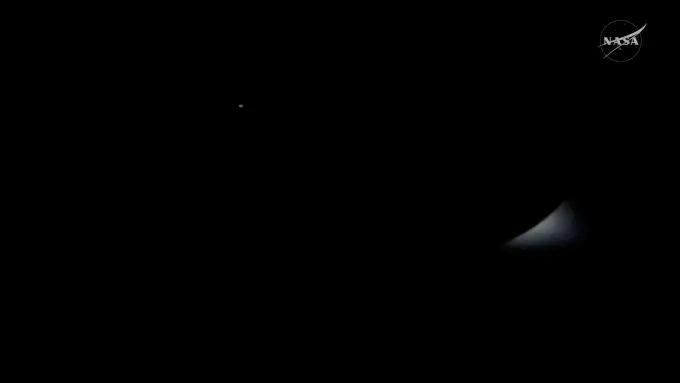 Eclipse Still 22506769 2597210 6840000004 Still5672021442713981241