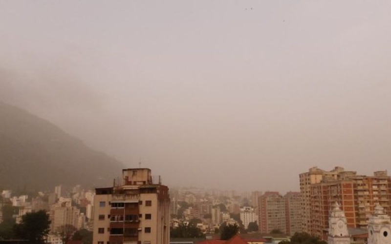 Este Jueves Llegara A Venezuela Una Rafaga De Arena Proveniente Del Desierto Del Sahara 121867 696x392 6e6b68